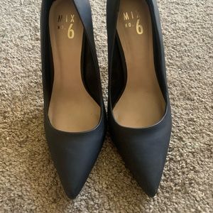 Mix No. 6 heels size 8